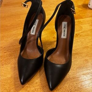 Steve Madden Black Pointed Toe Heels